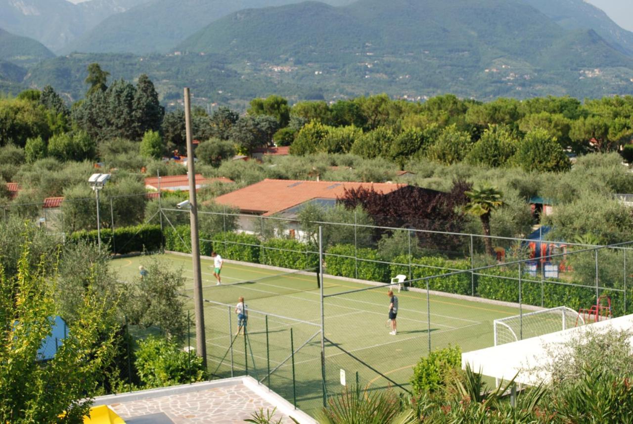 Happy Camp Mobile Homes In Villaggio Turistico Internazionale Eden San Felice del Benaco Buitenkant foto